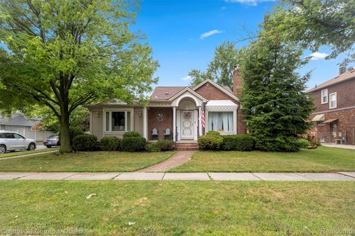 1610 11th St, Wyandotte, MI, 48192-3355 | Card Image