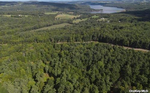 842 Tamarac Rd, Troy, NY, 12180-9696 | Card Image