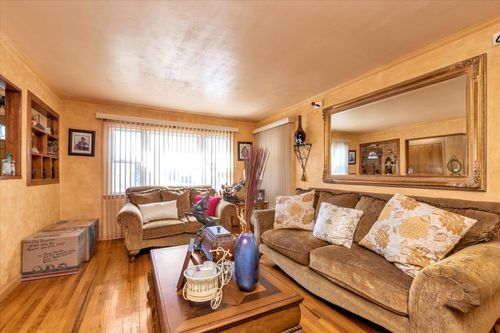 257 149th Ave, Rosedale, NY, 11422-3020 | Card Image