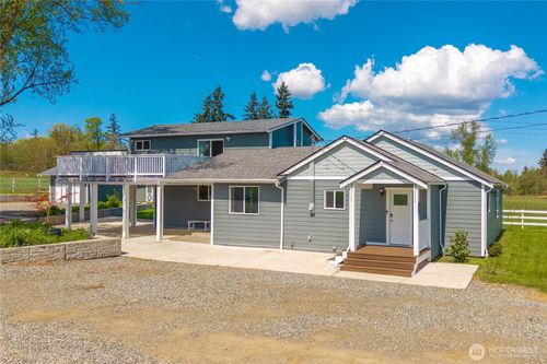 39805 212th Ave Se, Enumclaw, WA, 98022-8942 | Card Image
