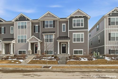 2117 Yellowstone Blvd, Mundelein, IL, 60060-1225 | Card Image