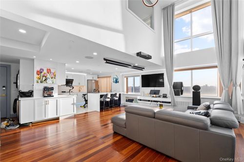 apt-12-43-18 Main St, Flushing, NY, 11355-4755 | Card Image