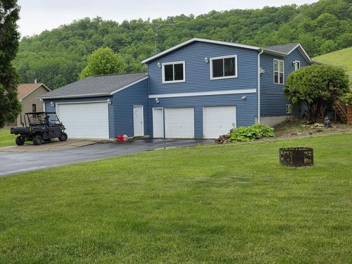 3527 Bobcat Trl, Fountain City, WI, 54629-2009 | Card Image