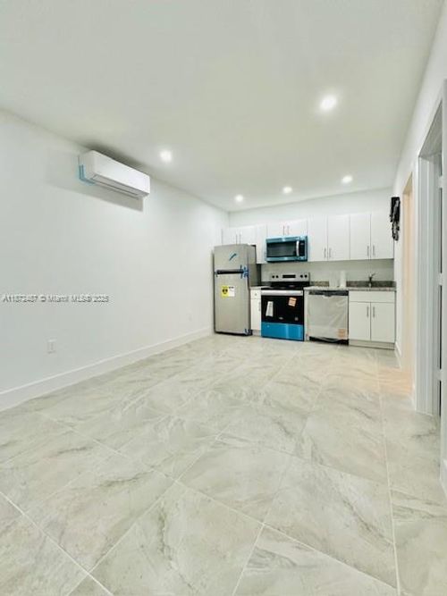 2-3300 Sw 80th Ave, Miami, FL, 33155-3413 | Card Image