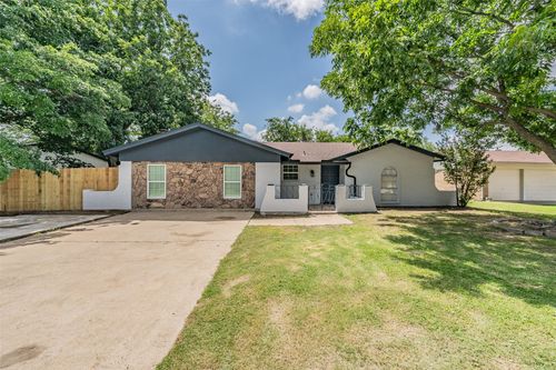 6532 Moonglow Ln, Watauga, TX, 76148-2835 | Card Image