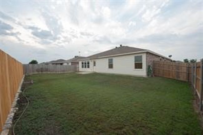 1410 Eagles Nest Trl, House other with 4 bedrooms, 2 bathrooms and null parking in Krum TX | Image 30