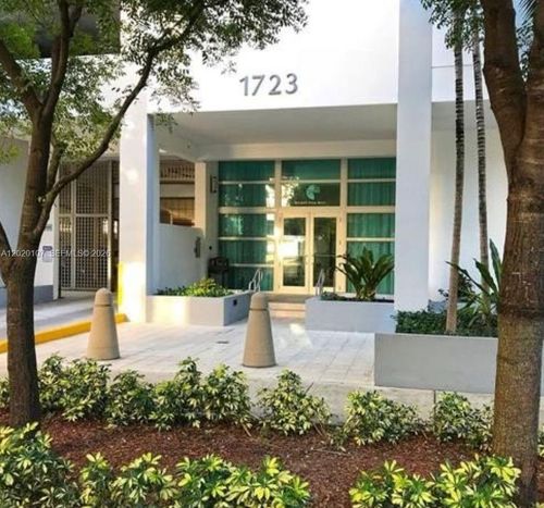 704-1723 Sw 2nd Ave, Miami, FL, 33129-2131 | Card Image