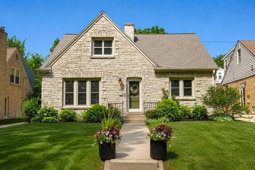 125 N 85th Street, Wauwatosa, WI, 53226 | Card Image