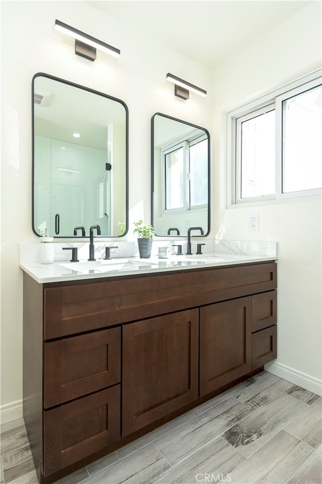 251 N Whitnall Hwy, House other with 4 bedrooms, 3 bathrooms and 4 parking in Burbank CA | Image 34