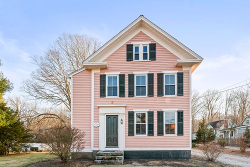 32 Main St, Essex, CT, 06426-1132 | Card Image