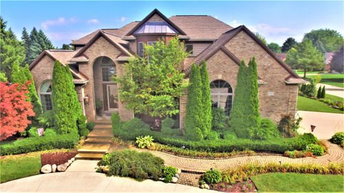 6768 Merrick Dr, Troy, MI, 48098-1737 | Card Image