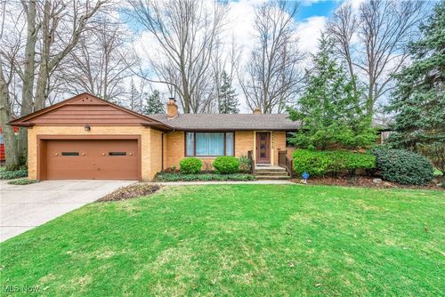 22575 Haber Dr, Fairview Park, OH, 44126-2925 | Card Image