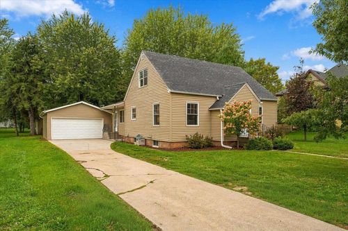 257 S Chestnut St, ELLSWORTH, WI, 54011-4113 | Card Image