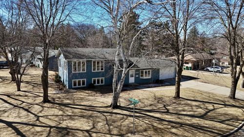 706 N Crescent Ln, Litchfield, MN, 55355-1825 | Card Image