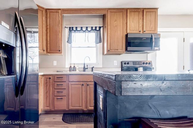 8113 Ky Highway 259 N, House other with 3 bedrooms, 1 bathrooms and null parking in Bee Spring KY | Image 13