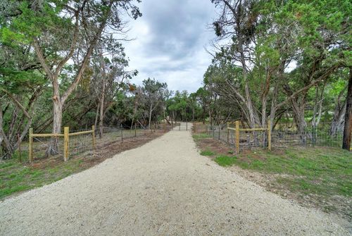2-11916 Jim Bridger Dr, Austin, TX, 78737-4107 | Card Image