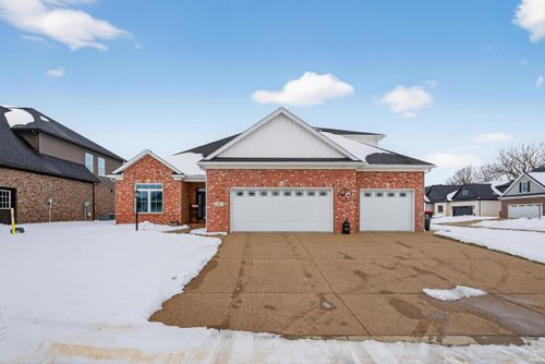 511 Westbriar Cir, Newburgh, IN, 47630-2450 | Card Image