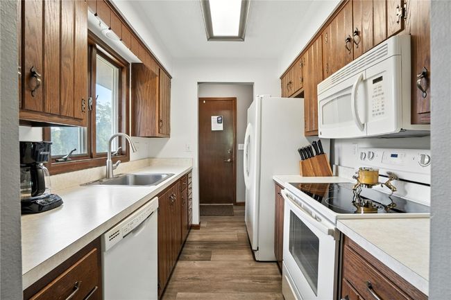 1704 Pikes Peak Ct Ne, Condo with 2 bedrooms, 2 bathrooms and null parking in Cedar Rapids IA | Image 7