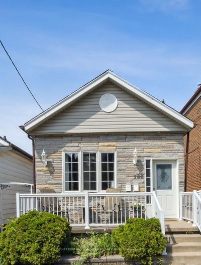 386 Westmoreland Ave N, House other with 2 bedrooms, 2 bathrooms and 2 parking in Toronto ON | Image 1