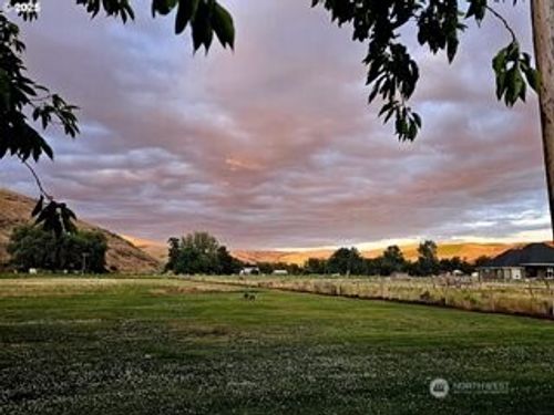 54884 Day Road, Milton-Freewater, OR, 97862 | Card Image