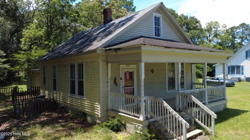 802 Taylor St, Windsor, NC, 27983-1636 | Card Image