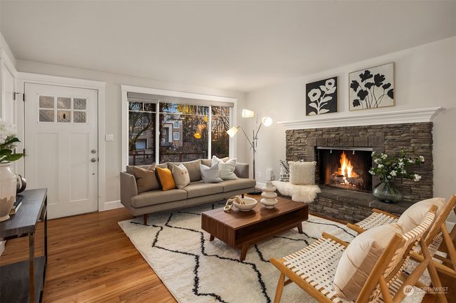 828 2 Nd Ave, House other with 3 bedrooms, 2 bathrooms and 1 parking in Kirkland WA | Image 4
