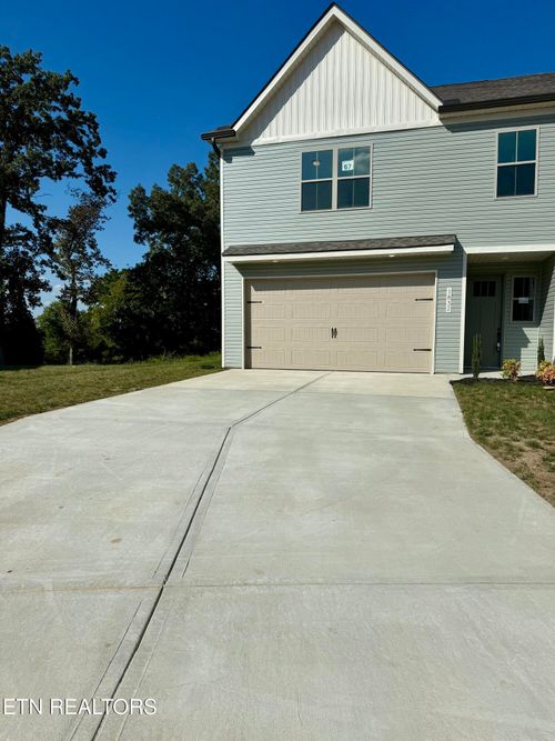 1832 Bennett Village Dr, Maryville, TN, 37804 | Card Image