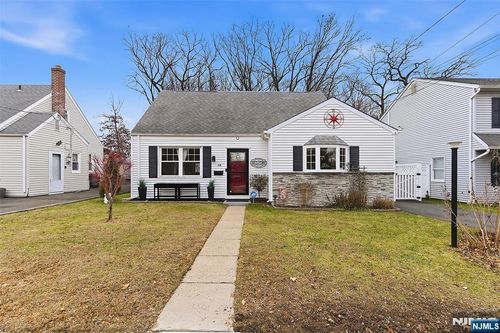 44 Kaywin Avenue, Hawthorne, NJ, 07506 | Card Image