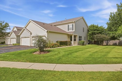 530 W Kristina Ln, Round Lake, IL, 60073-5619 | Card Image
