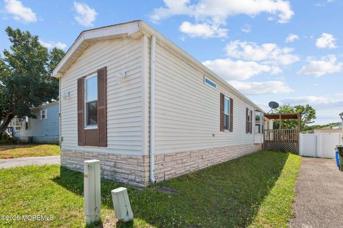 9 Secretariat St, Howell, NJ, 07731-3115 | Card Image