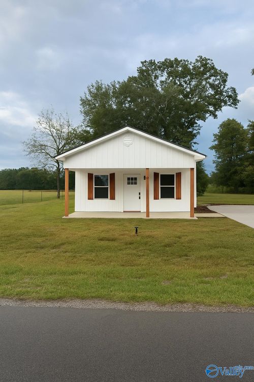 105 New Center Rd, Hartselle, AL, 35640-5325 | Card Image