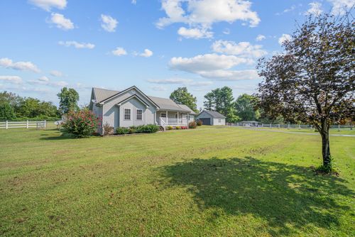 8820 Sparta Hwy, Crossville, TN, 38572-3933 | Card Image