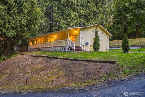 21501 Marine Dr, Stanwood, WA, 98292-7823 | Card Image