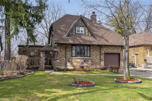 10 Landour Ave, York, ON, M6M4J4 | Card Image