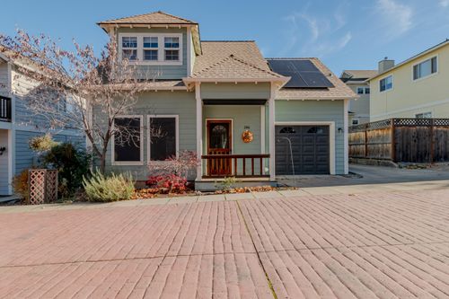 246 9th St Aly, Ashland, OR, 97520-2095 | Card Image