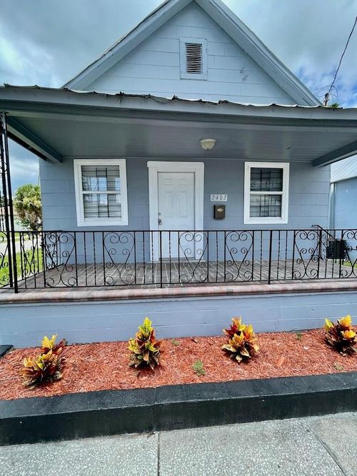 2402 N Armenia Ave, TAMPA, FL, 33607-2604 | Card Image