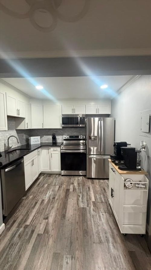 15-9 Weld St, Framingham, MA, 01702-7435 | Card Image