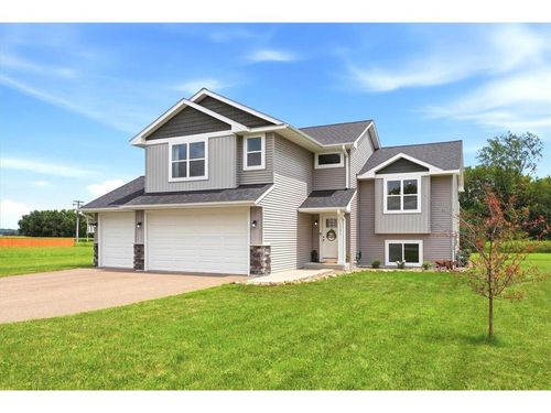 1121 Eulaine Cir, Hammond, WI, 54015-5043 | Card Image