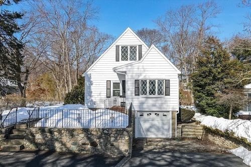 72 Crane St, Dedham, MA, 02026-3829 | Card Image