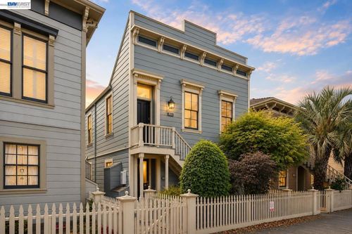 1020-800 Delaware St, Berkeley, CA, 94710-2068 | Card Image