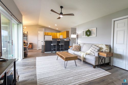 12-7035 W 56th St Street, Sioux Falls, SD, 57106 | Card Image