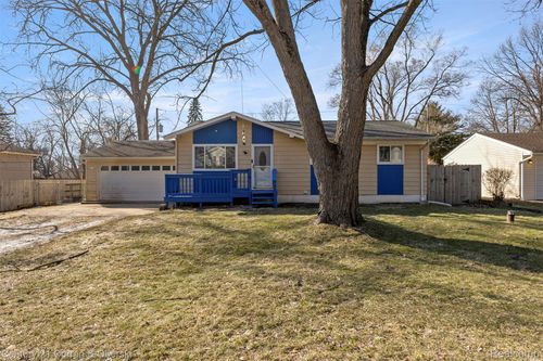 3666 Walnut, West Bloomfield, MI, 48324-2663 | Card Image