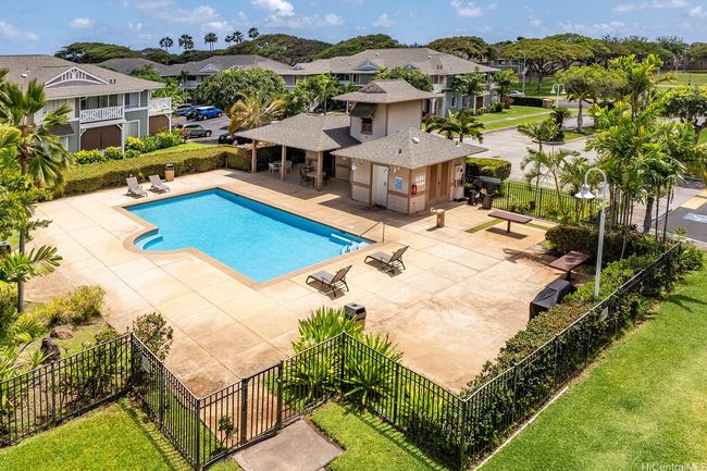 Beautiful Pool and Grilling Area | Image 21