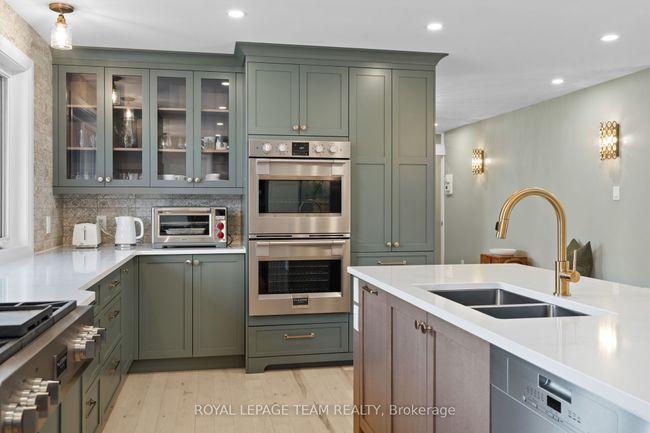 1056 Heenan Terr, House other with 4 bedrooms, 4 bathrooms and 6 parking in Manotick ON | Image 10