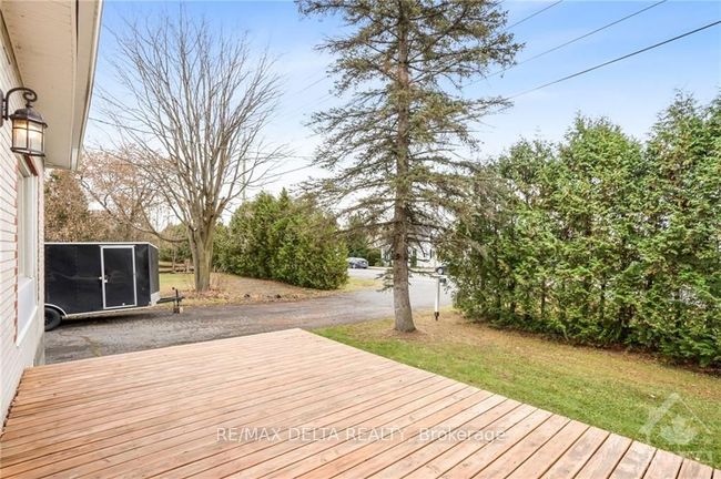 1015 Labrosse St, House other with 5 bedrooms, 2 bathrooms and 8 parking in Saint Eugene ON | Image 4