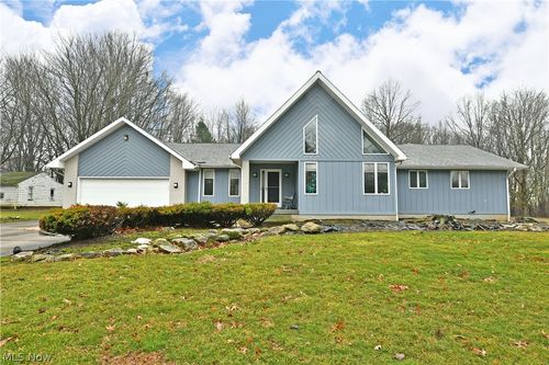 545 Thomas Ln, Girard, OH, 44420-1132 | Card Image