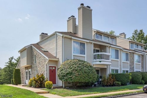 290-90 Farnham Sq, Parlin, NJ, 08859-2316 | Card Image