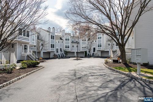 1008 Edgehill Ter, Whippany, NJ, 07981-1418 | Card Image