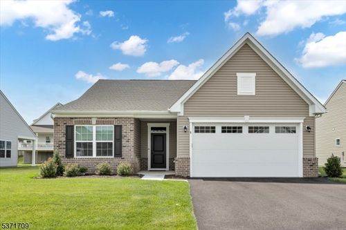 8 Middle Ln W, Port Murray, NJ, 07865-4158 | Card Image