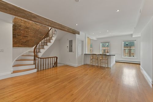 apt-4-71 Rutland St, Boston, MA, 02118-1584 | Card Image